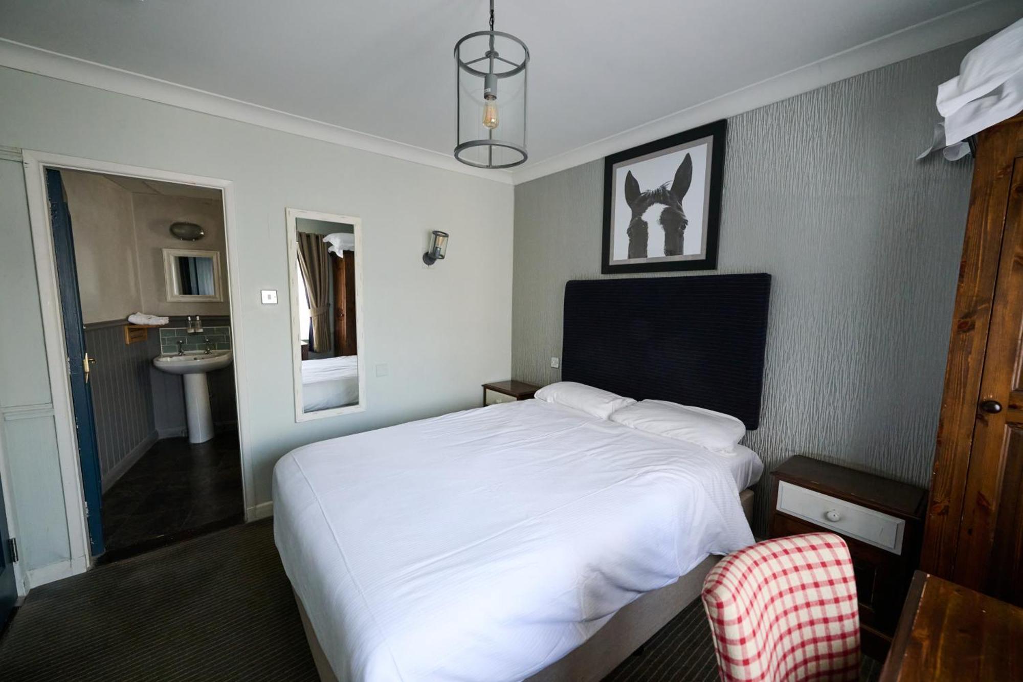 White Hart, Newmarket By Marston'S Inns Экстерьер фото