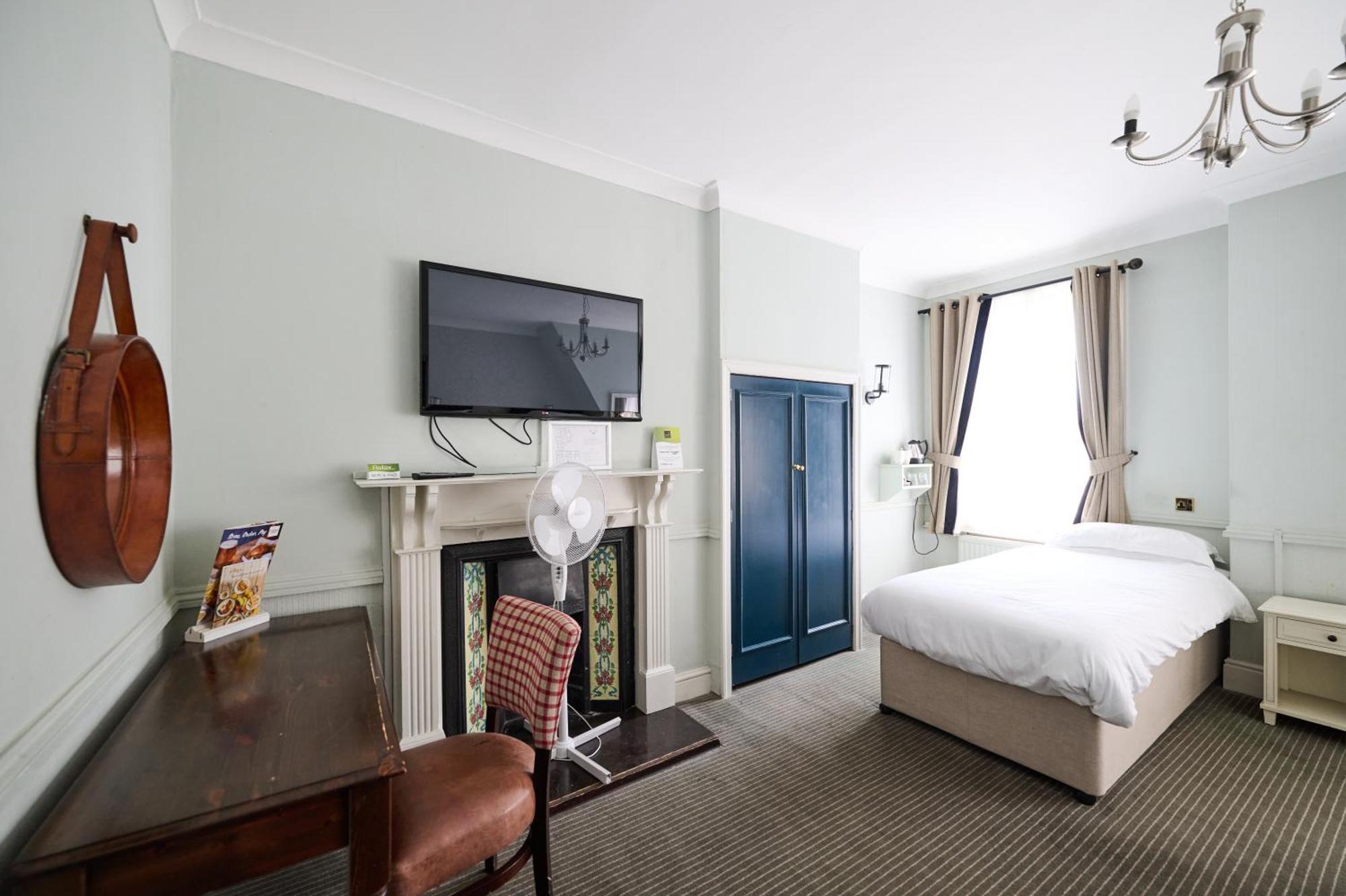 White Hart, Newmarket By Marston'S Inns Экстерьер фото